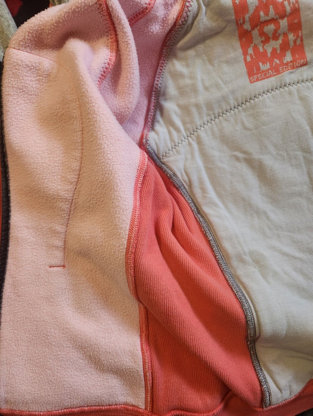 RARE Vintage Lululemon Special Edition "Travel" Scuba Hoodie Back Pocket Pink 8 - Picture 9 of 13